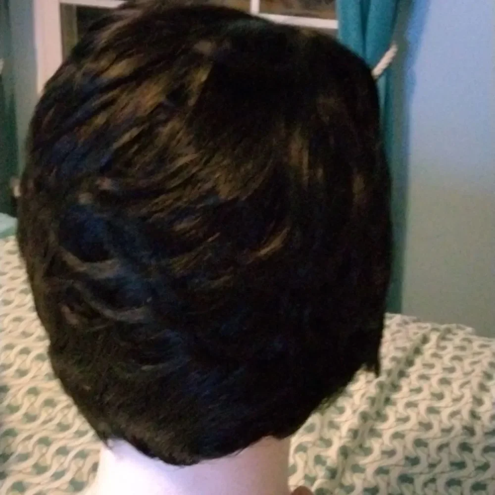 Nwt Vrz Beauty black Wig and Wig Cap. Short Pixy Cut.